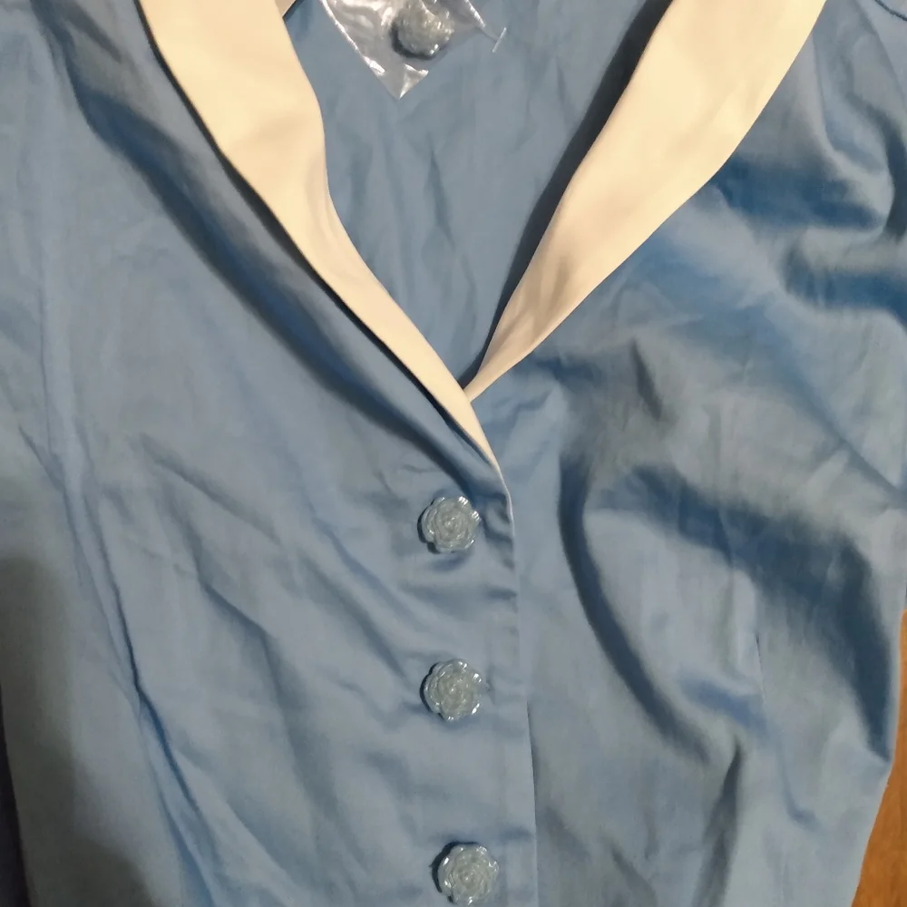 NWT DISNEY PARKS BELLE BLUE BEAUTY AND THE BEAST THE DRESS SHOP SIZE SMALL - Picture 4 of 6
